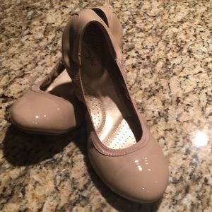 Dexflex comfort beige flats